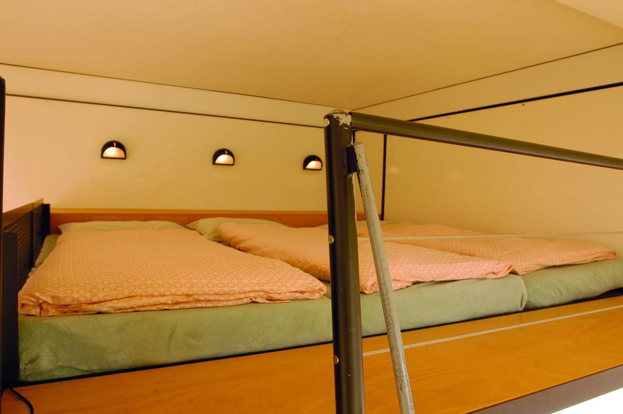 Solothurn Youth Hostel Екстериор снимка