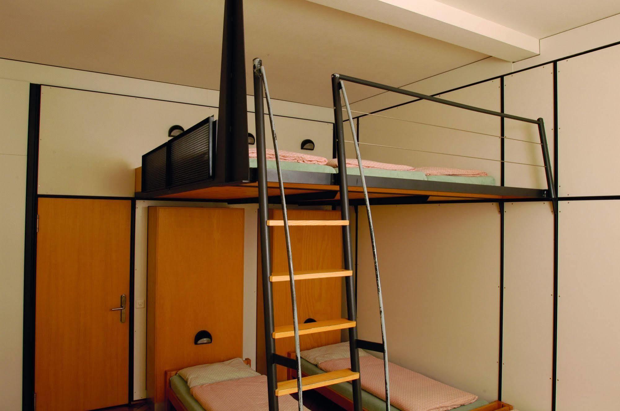 Solothurn Youth Hostel Екстериор снимка