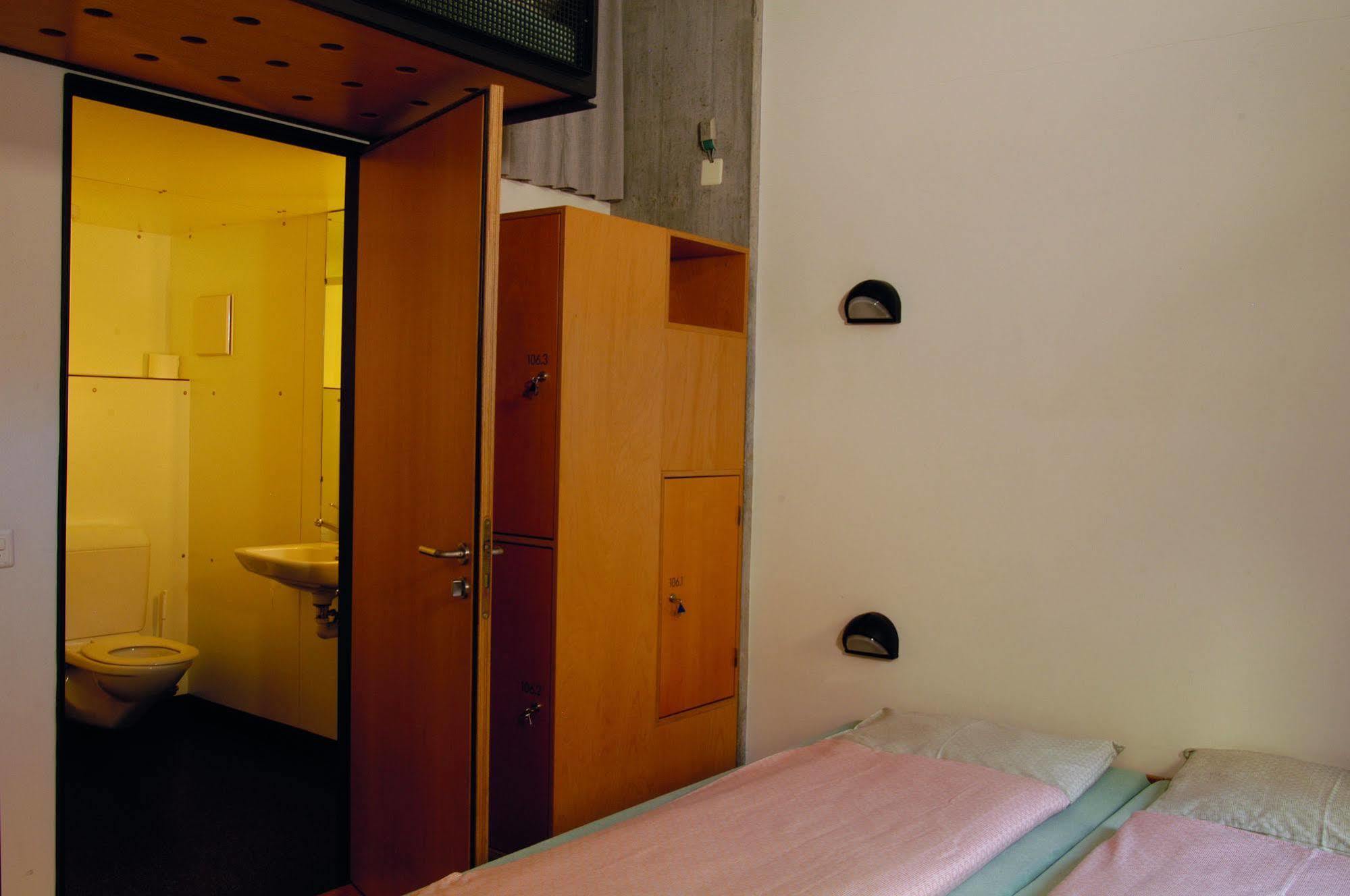 Solothurn Youth Hostel Екстериор снимка