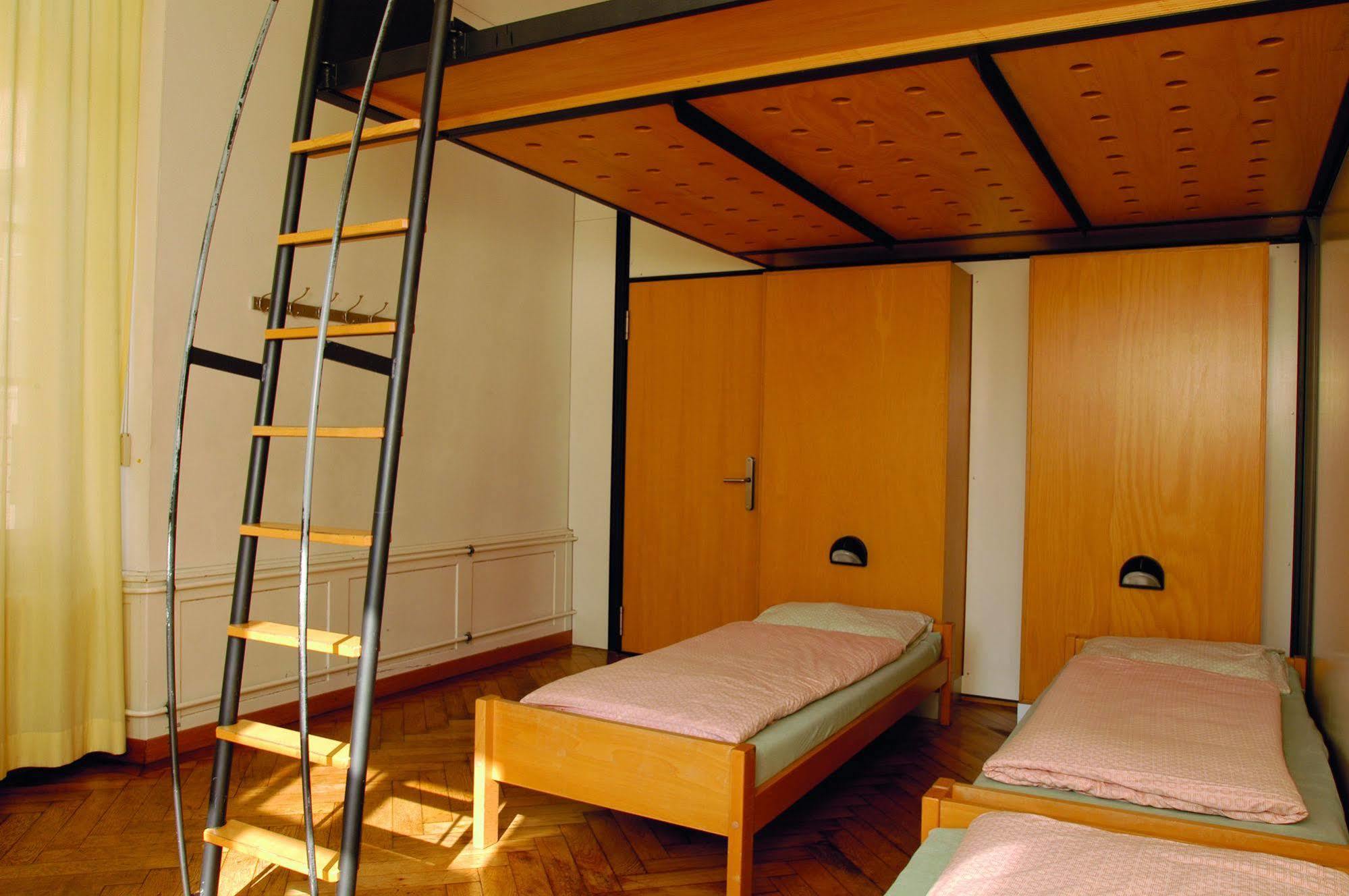 Solothurn Youth Hostel Екстериор снимка